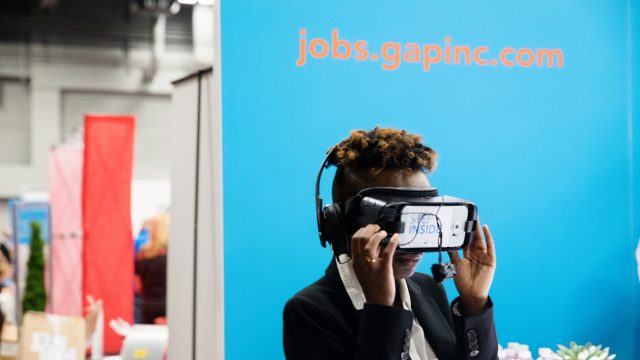 A woman experiences VR at the SXSW Job Market 2017.