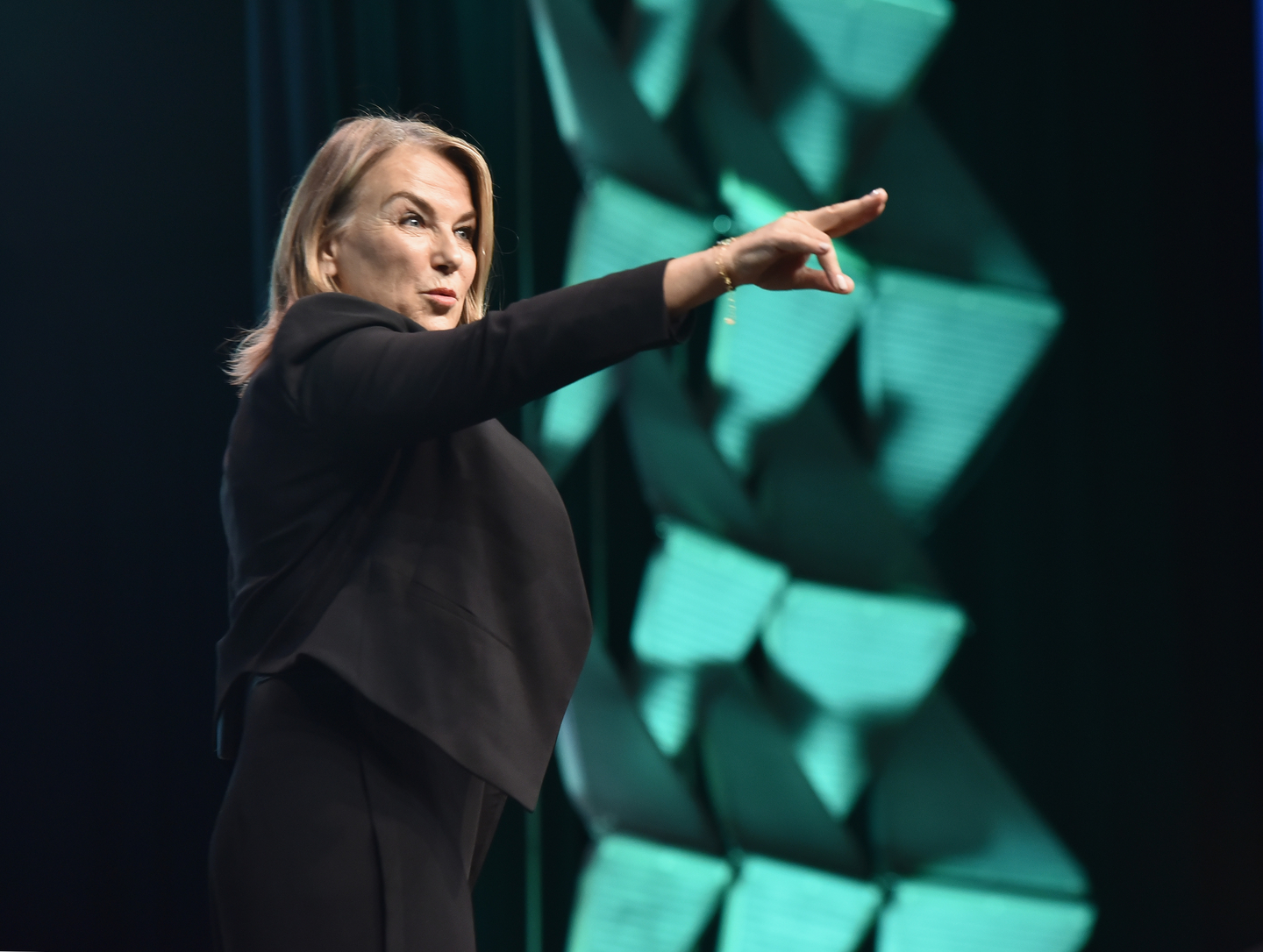 Esther Perel is applying her extensive knowledge of relationships to help us master the art of modern leadership. Watch the Featured Session.