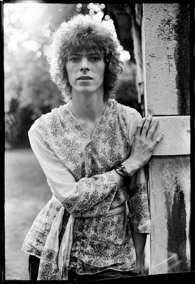 David Bowie at Beckenham Place Park, Sept. 1969. © Alec Byrne. www.uberarchives.com