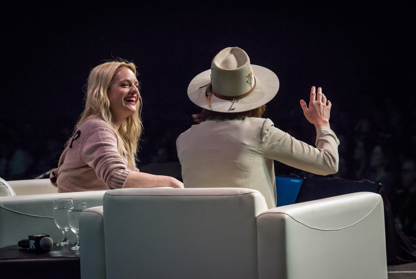 Elisabeth Moss with Brandi Carlile at their Featured Session – Photo by Amanda Stronza