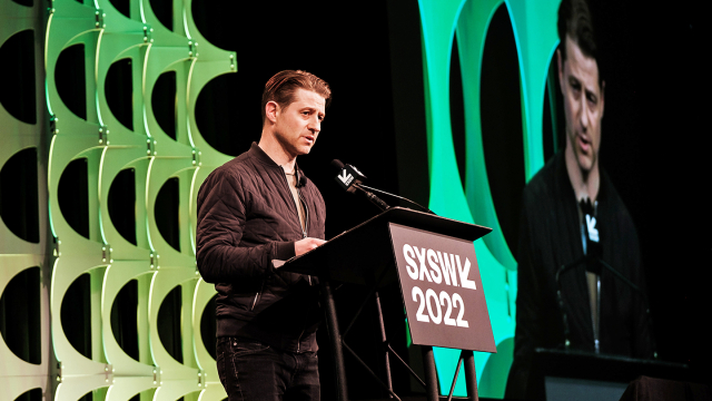 Featured Session: Trust Me I'm Famous: Ben McKenzie Questions Crypto – SXSW 2022 – Photo by Daniel Regalado