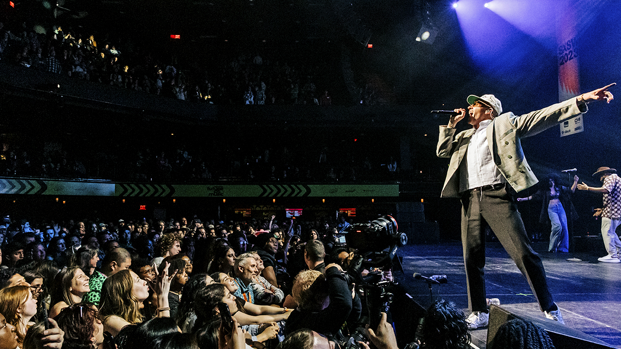Macklemore Concert 2024 : Get Ready to Experience an Unforgettable Performance!